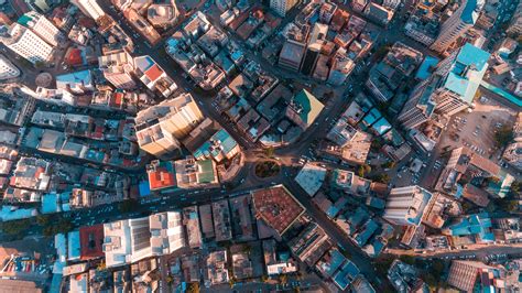 Getting to know Africa’s 100 largest cities .